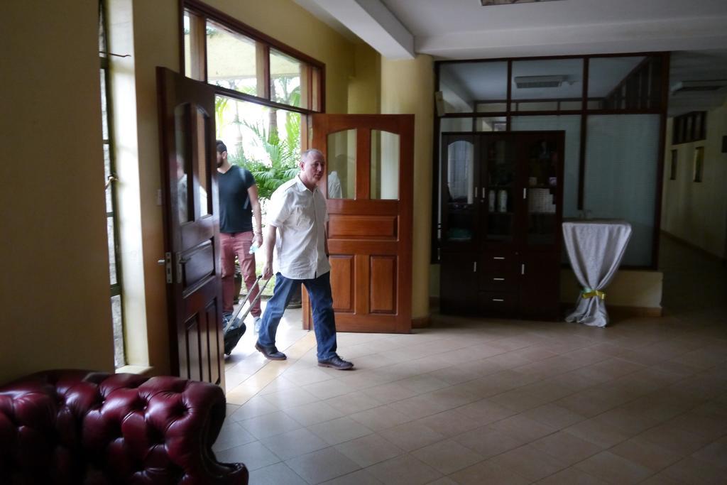 Jumuia Hotel Kisumu Buitenkant foto
