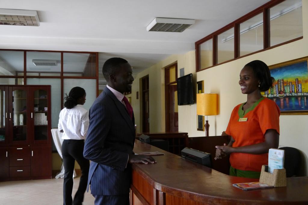 Jumuia Hotel Kisumu Buitenkant foto