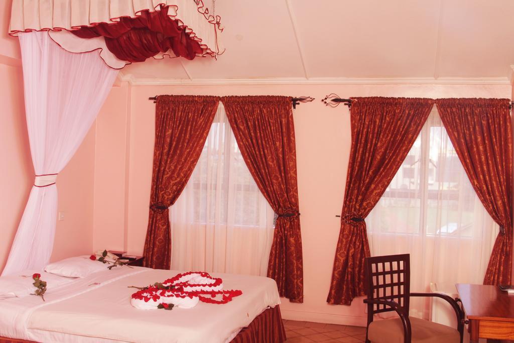 Jumuia Hotel Kisumu Buitenkant foto