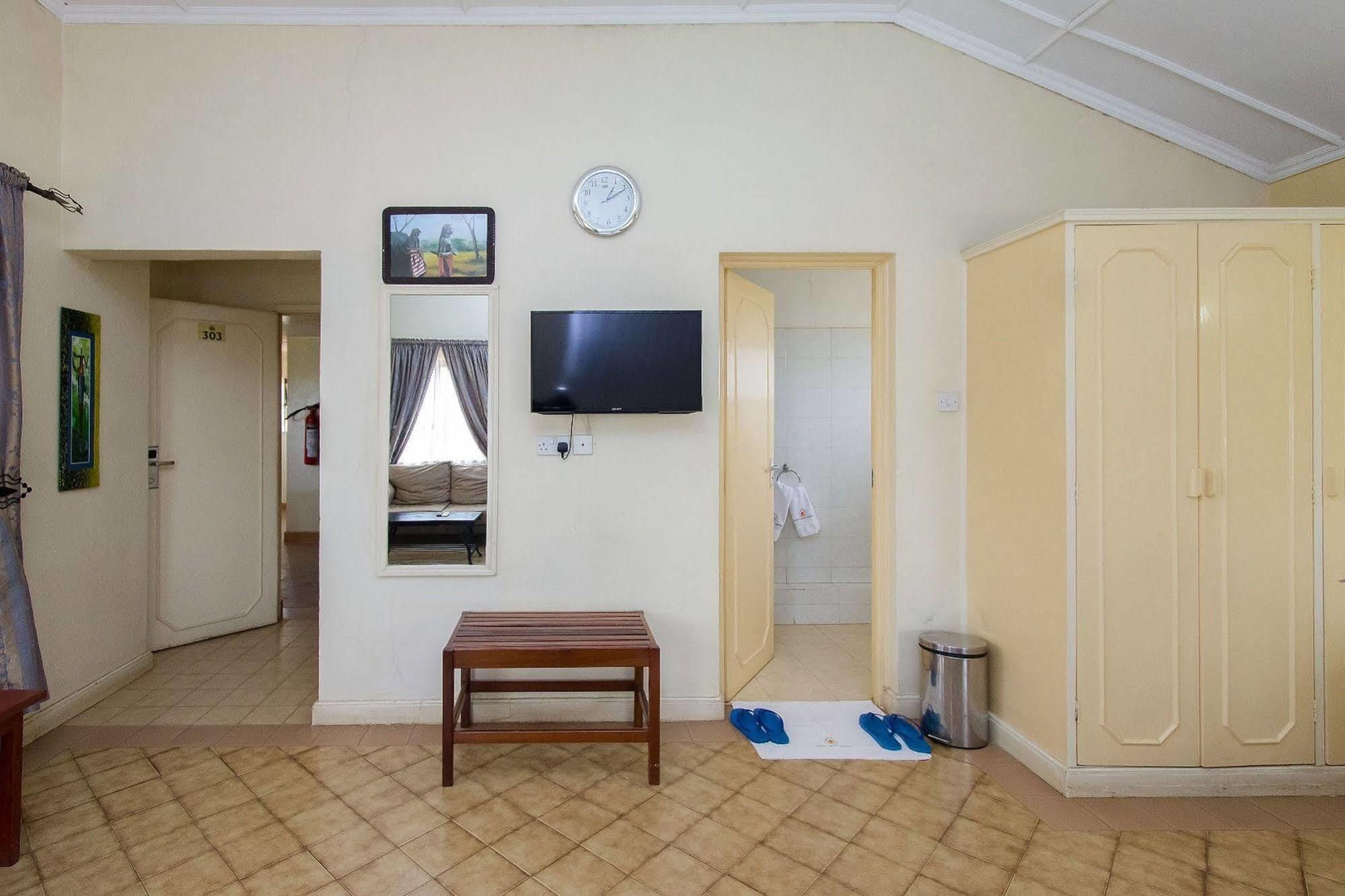 Jumuia Hotel Kisumu Buitenkant foto