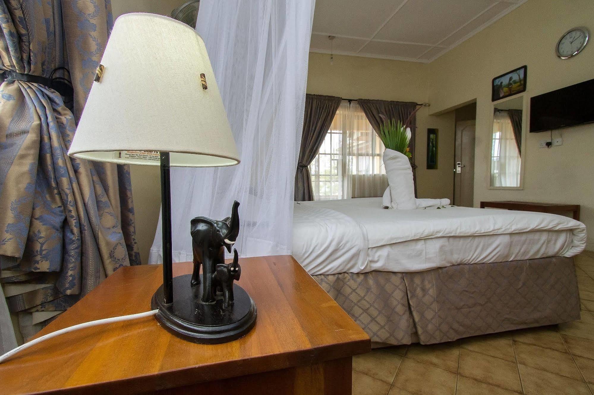 Jumuia Hotel Kisumu Buitenkant foto