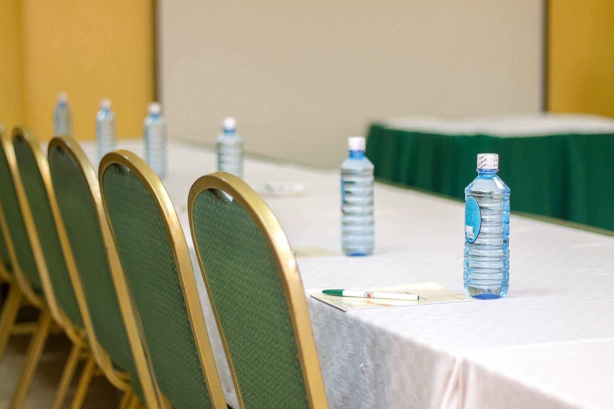 Jumuia Hotel Kisumu Buitenkant foto